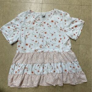 Floral Ruffle Top - women’s small